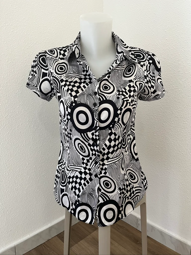 Blouse toucher satiné 